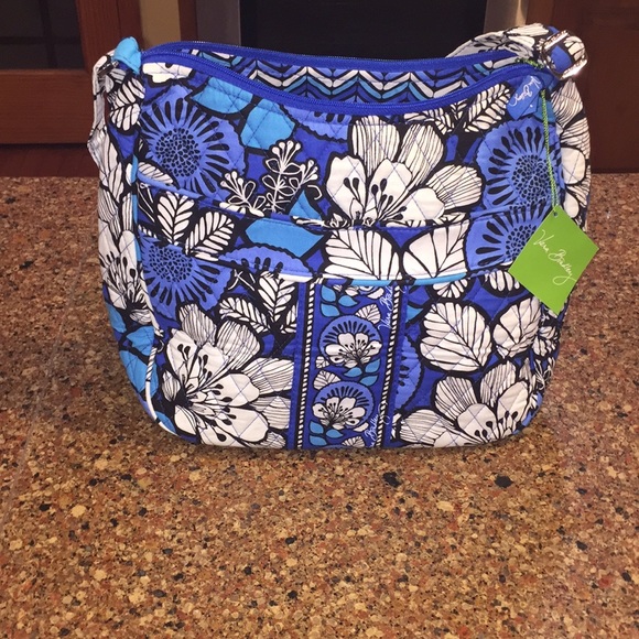 Vera Bradley Handbags - NWT VERA BRADLEY HOBO BAG